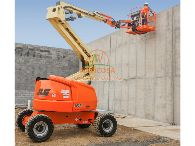 Cac he thong an toan bat buoc tren xe nang nguoi dat chuan