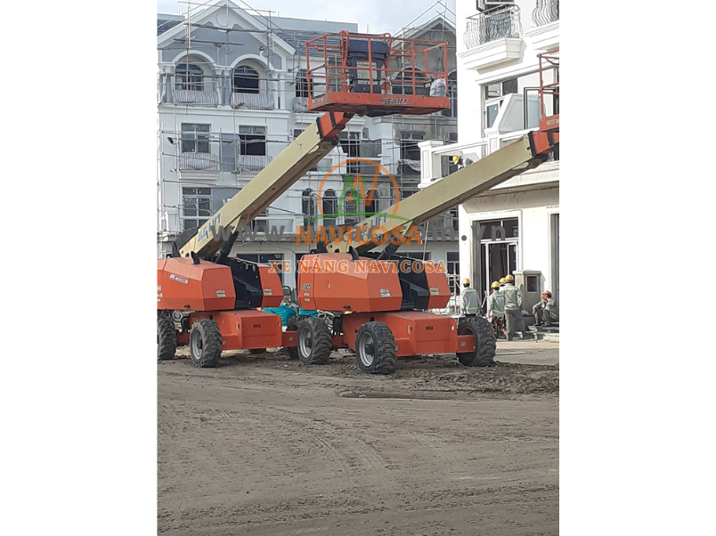 Checklist cac trang bi bao ho (PPE) bat buoc khi van hanh xe nang nguoi