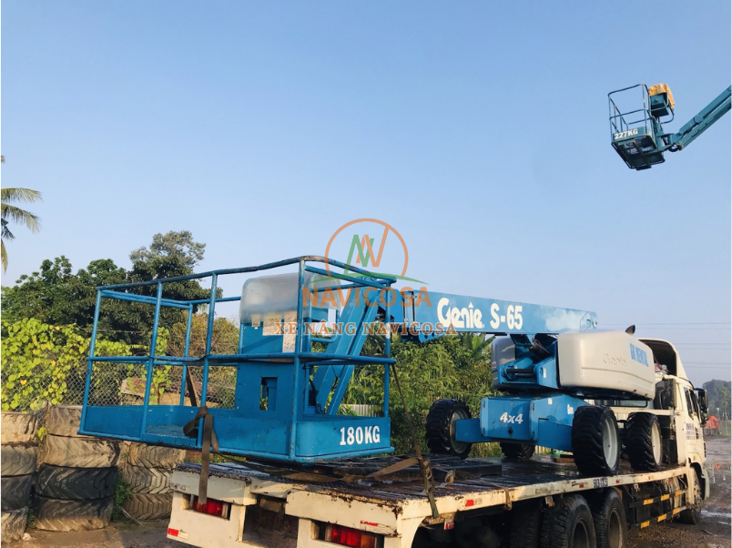 Truoc khi van hanh xe nang nguoi