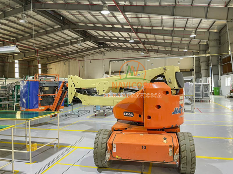 cho thue xe nang nguoi tai Ben Cat