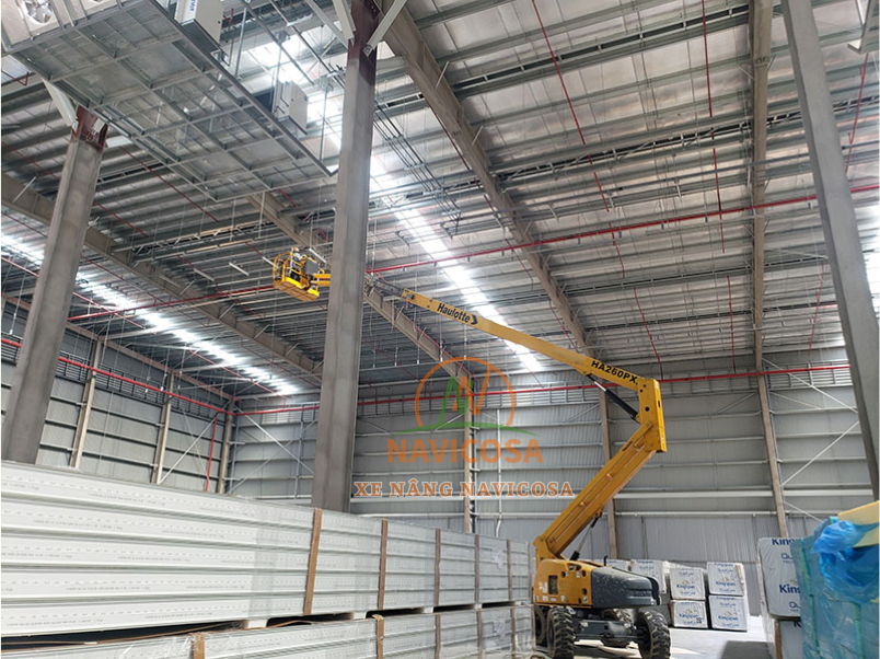 khi nao xe nang nguoi boom lift