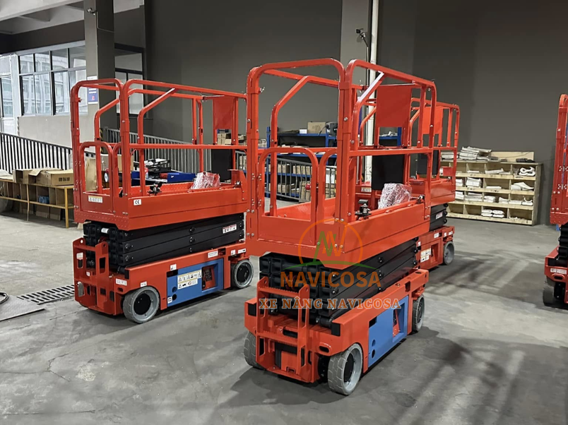 uu va nhuoc diem cua xe nang nguoi cat keo