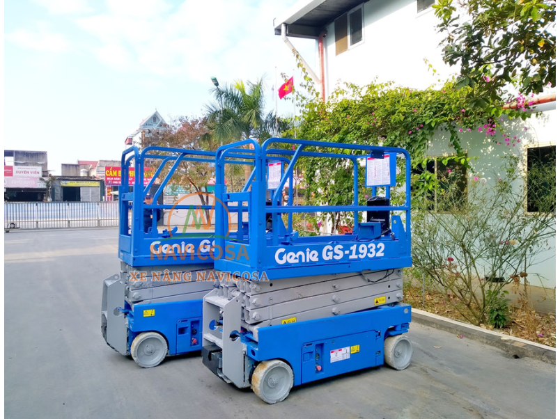 xe nang nguoi cat keo dien