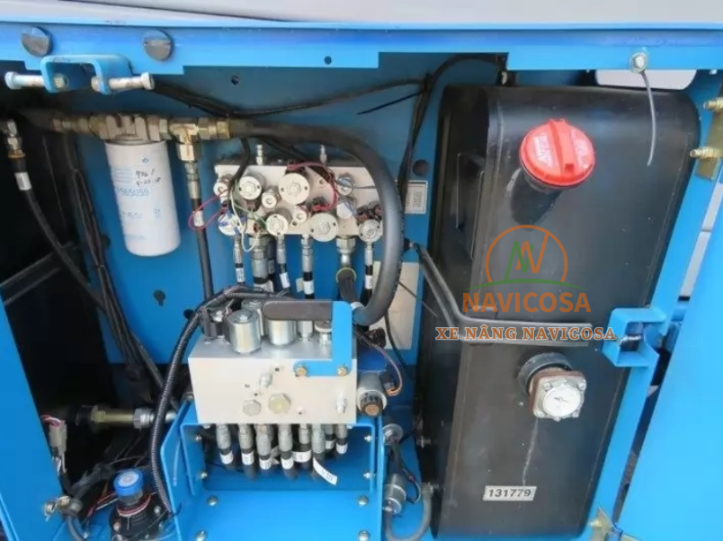 Cach kiem tra motor danh lai xe nang nguoi dien truoc khi thao